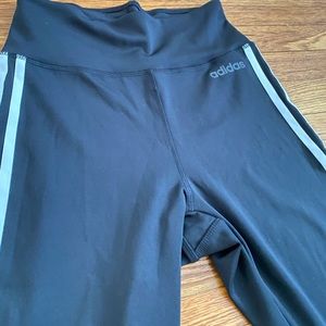 Adidas| Adidas 3 stripe leggings. New, barley used.